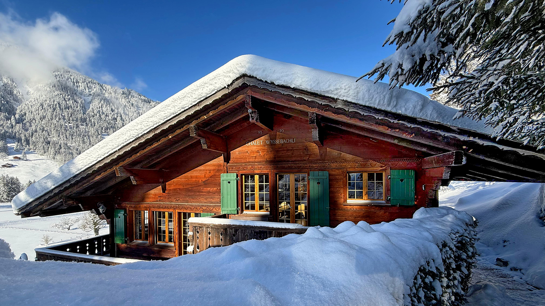 Het chalet gelegen in het landschap van Lenk